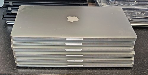 Job lot apple macbook - 6, pro